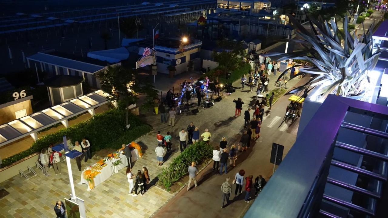 Hotel Record Riccione Exterior photo