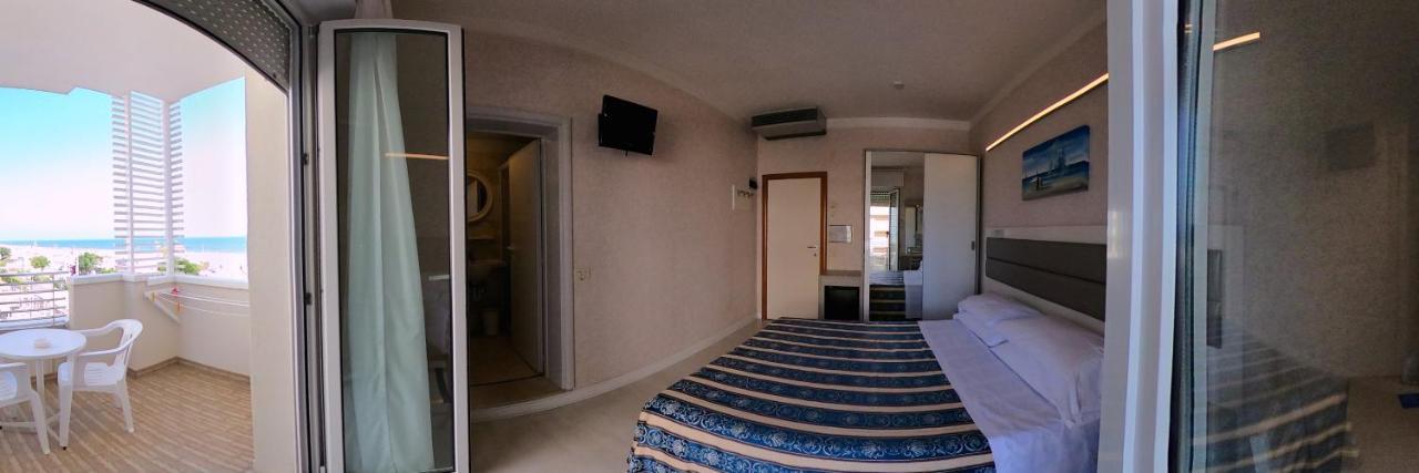 Hotel Record Riccione Exterior photo