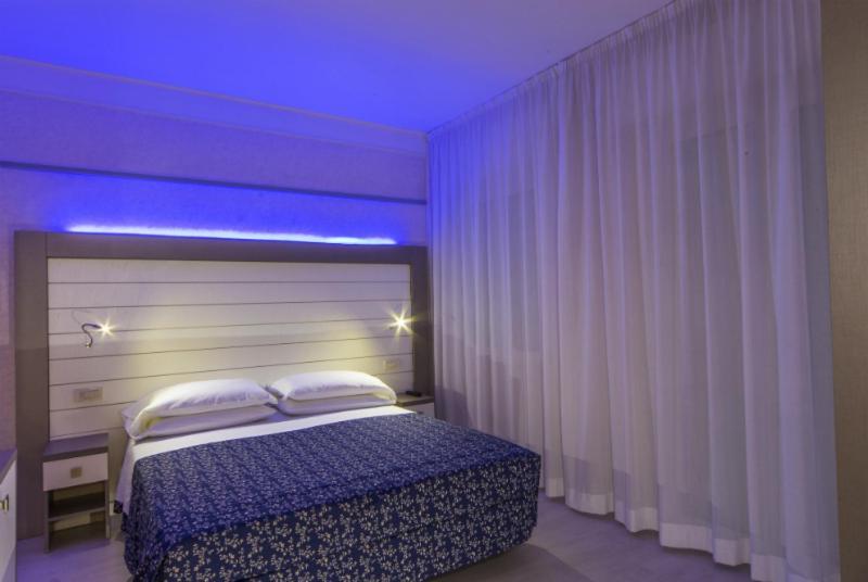 Hotel Record Riccione Exterior photo